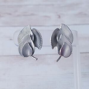 Vintage Marvella Clip On Earrings Silver Tone Overlapping Leaf Statement 1.25"